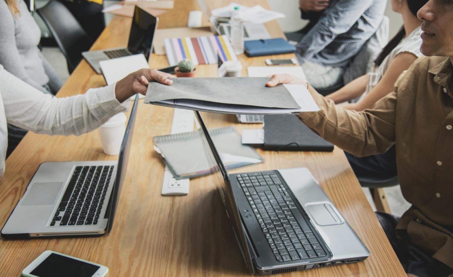 Participant travaillant sur son budget personnel