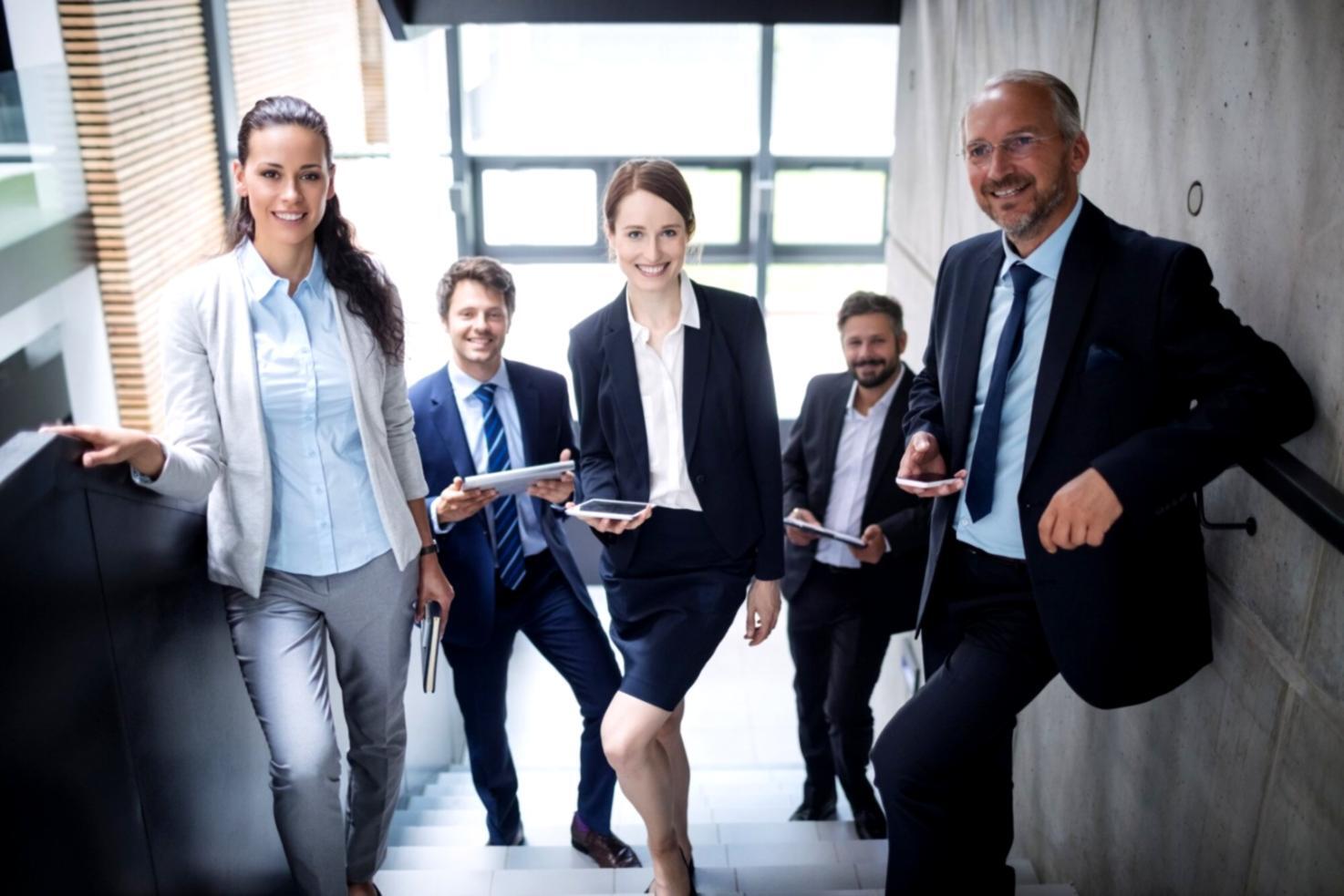 Espace de travail moderne dédié à la consultation financière et à la préparation budgétaire